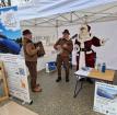 Le père Noël rencontre des musiciens au Marché de Noël 2024